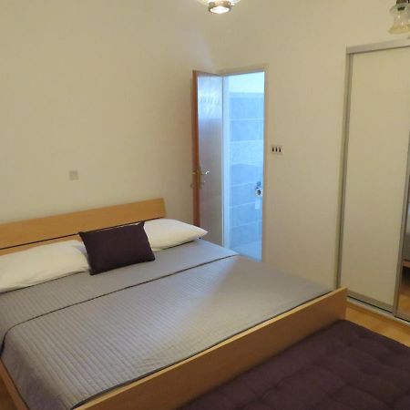 Apartmani Mm Starigrad Paklenica Extérieur photo