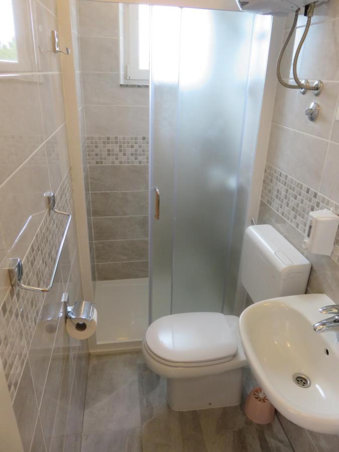 Apartmani Mm Starigrad Paklenica Extérieur photo