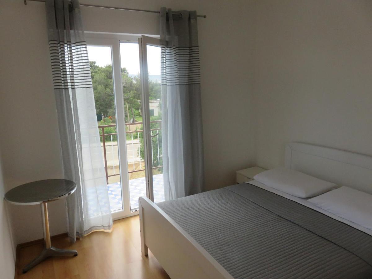 Apartmani Mm Starigrad Paklenica Extérieur photo