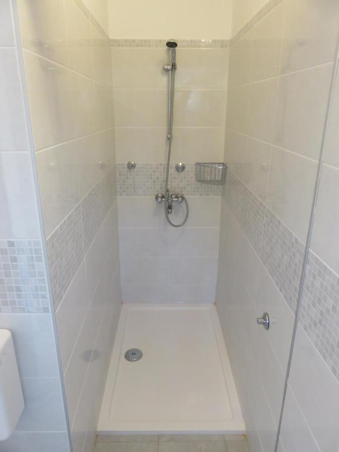 Apartmani Mm Starigrad Paklenica Extérieur photo