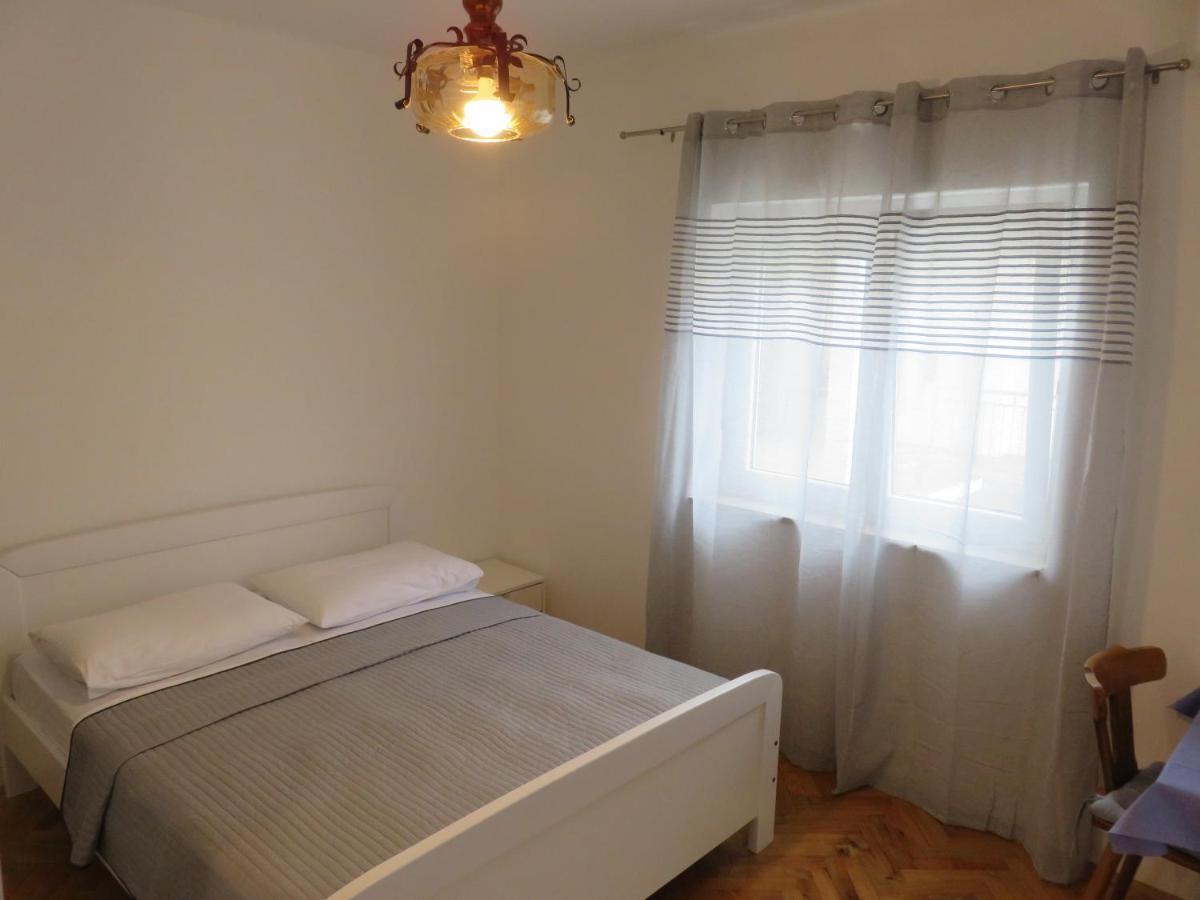 Apartmani Mm Starigrad Paklenica Extérieur photo