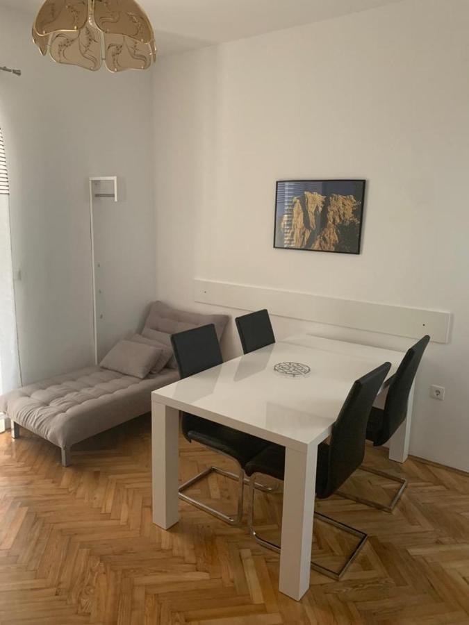Apartmani Mm Starigrad Paklenica Extérieur photo