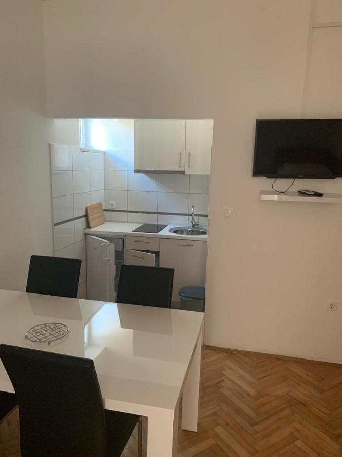 Apartmani Mm Starigrad Paklenica Extérieur photo