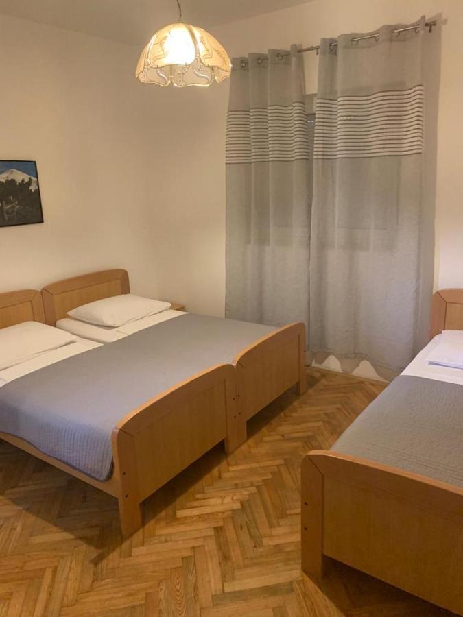 Apartmani Mm Starigrad Paklenica Extérieur photo
