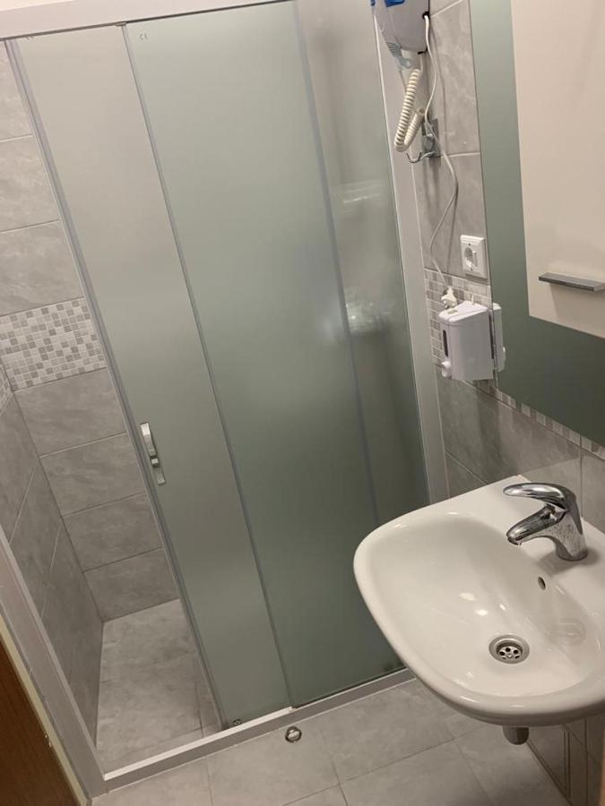 Apartmani Mm Starigrad Paklenica Extérieur photo