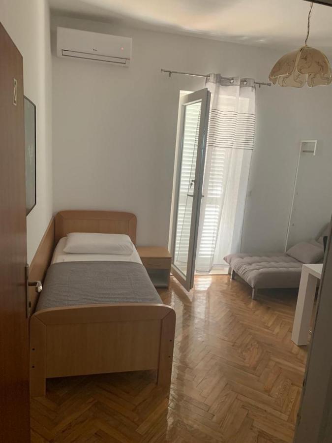 Apartmani Mm Starigrad Paklenica Extérieur photo